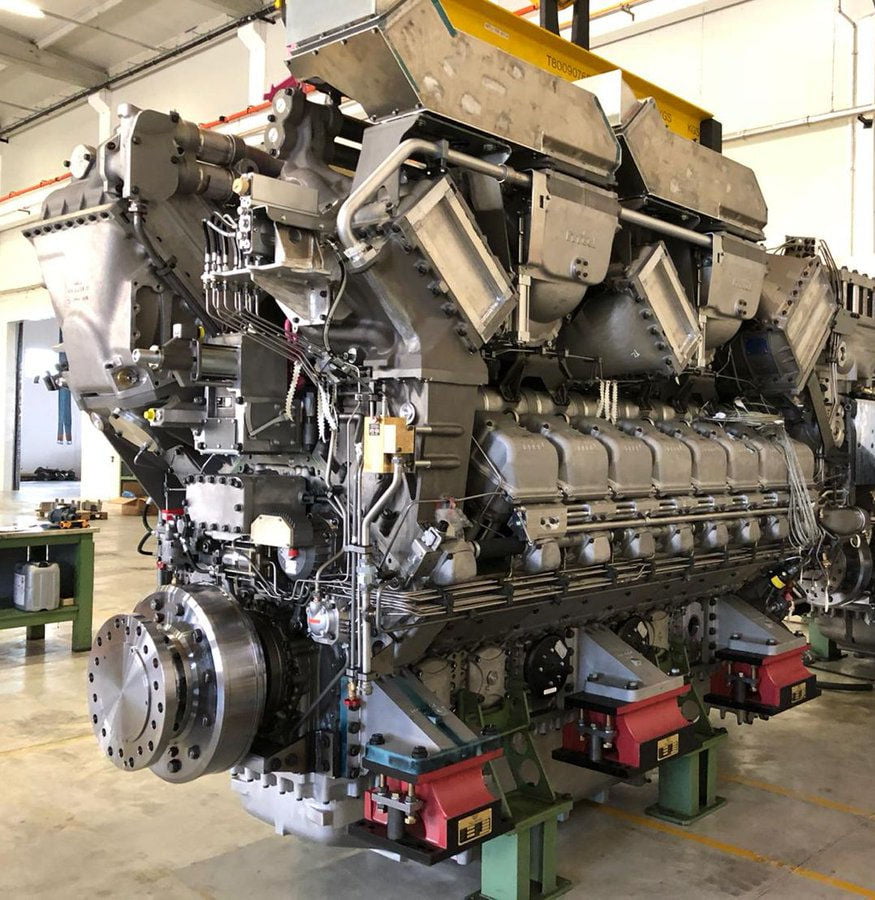 Superyacht engine 16V 595 TE90 by MTU