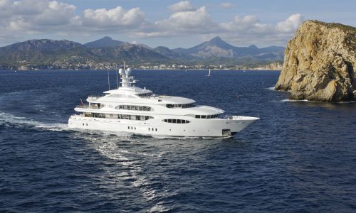Superyacht Vive La Vie by Lürssen